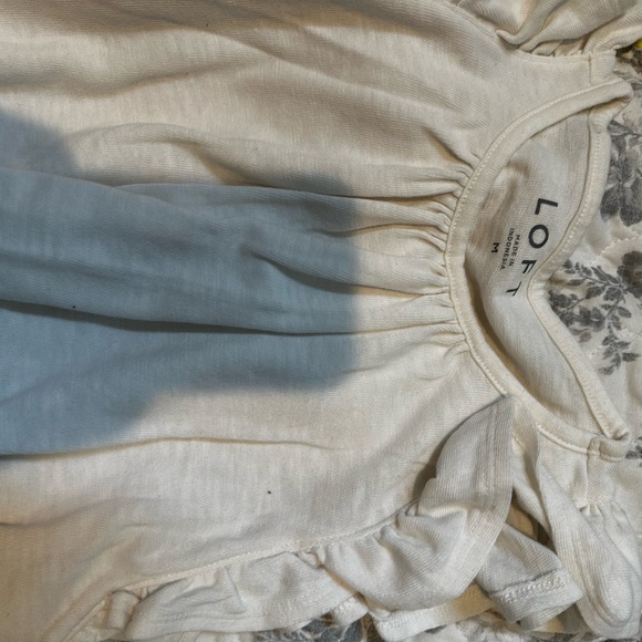 Lot of 7 size medium tops! Name brand!! - Picture 11 of 15